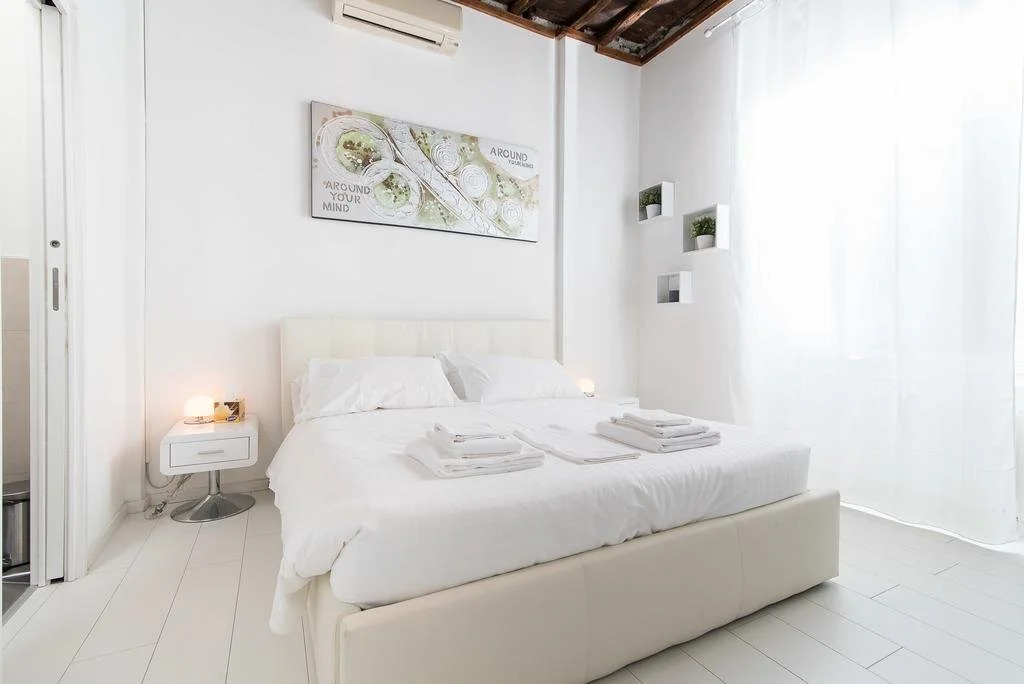 White Ostilia Apartments