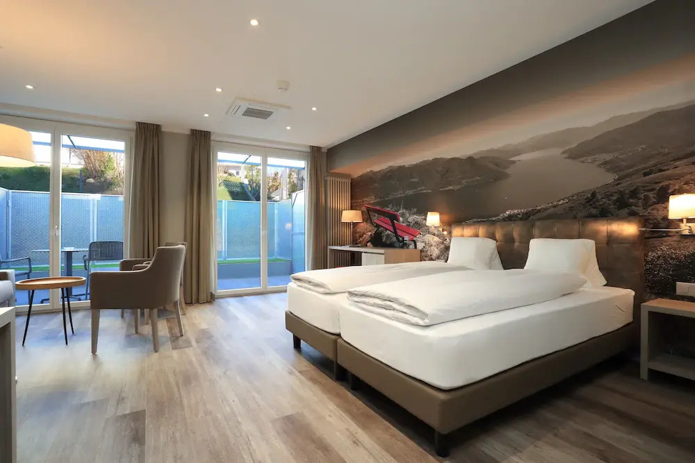 Ascona Lodge, Pool & Garden Retreat