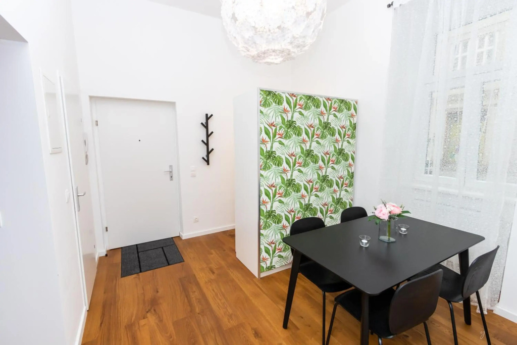 Radiant Premium Apartments - Central