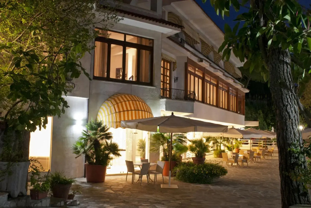 Hotel Paradiso