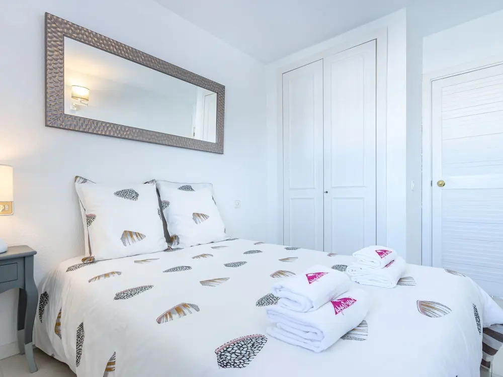 Peaceful Apartment in Empuriabrava with Terrace near Beach