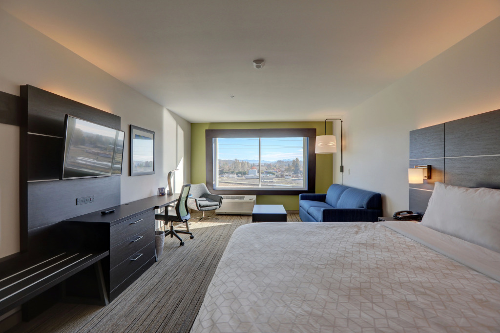Holiday Inn Express & Suites - Auburn Downtown by IHG