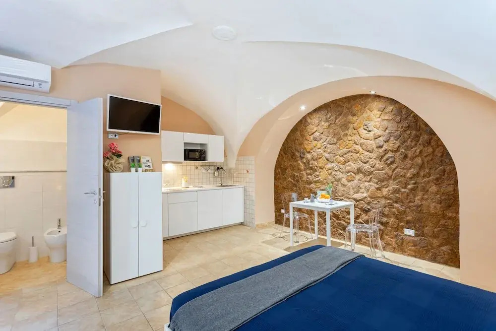 Cerami Studio Flat