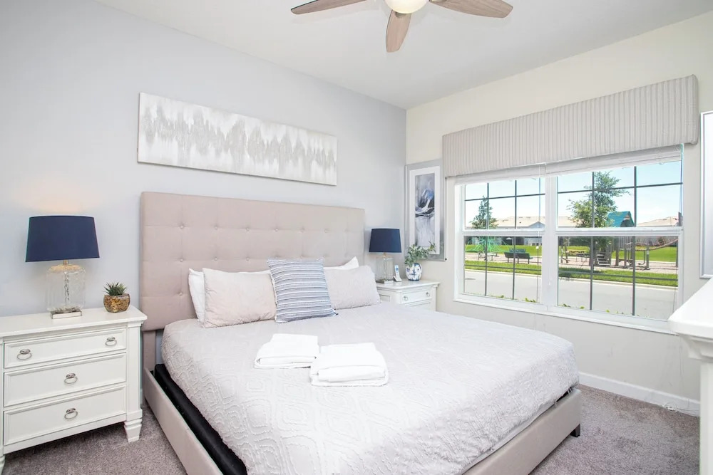 Ravishing Four Bd w Pool Close to Disney 4947