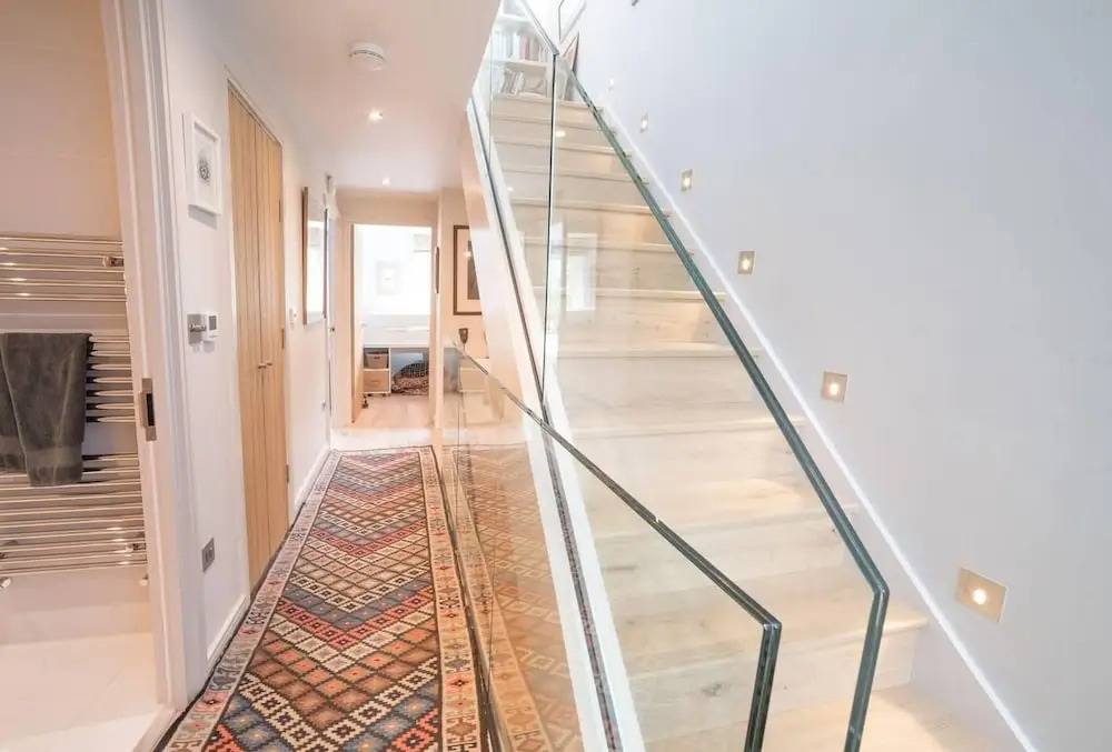 Cosy And Beautiful 4br House