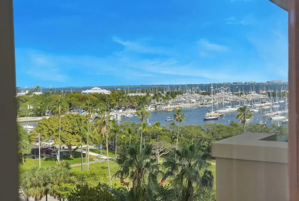 Modern Bay View with Free Parking