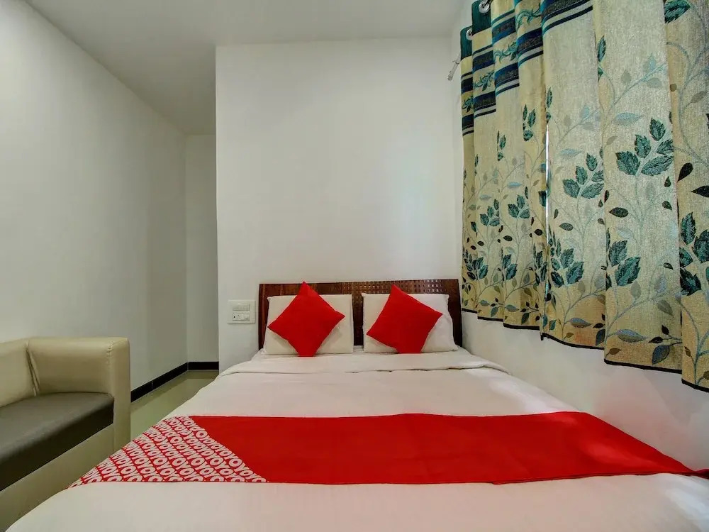 OYO 17421 Suvarna Suites