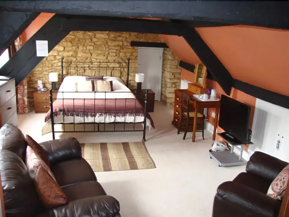 Ash House Hotel