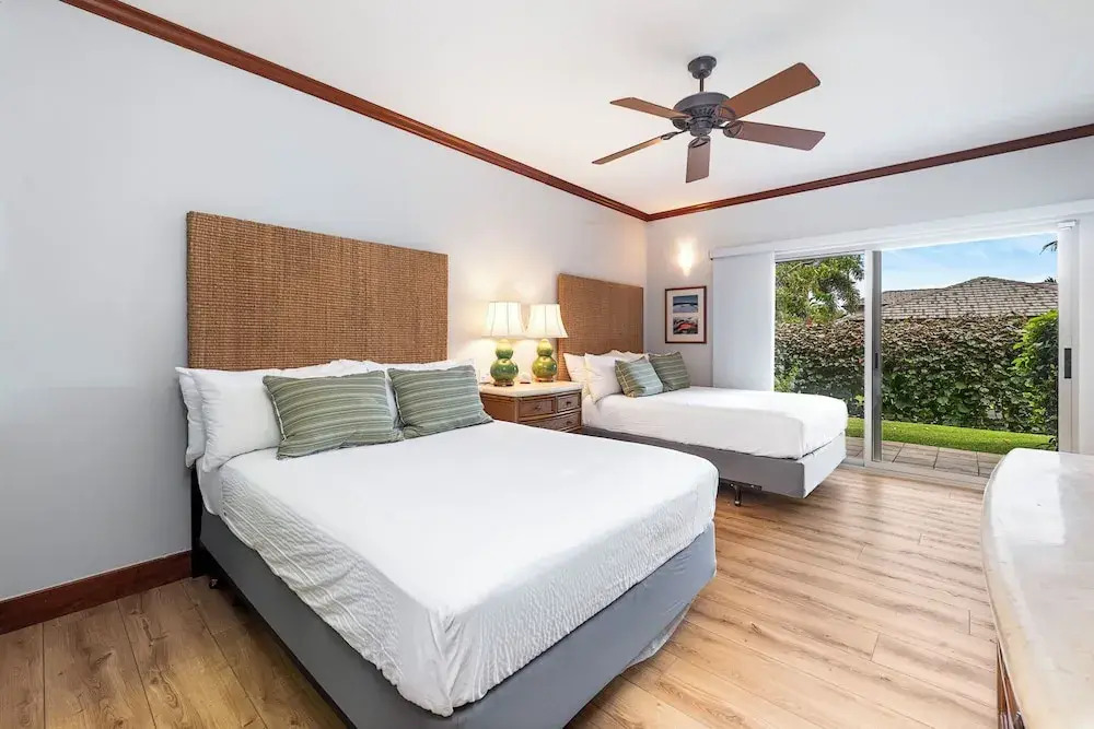 Close to Beaches & Restaurants - Spacious Townhome - Concierge Incl- Vrkcv