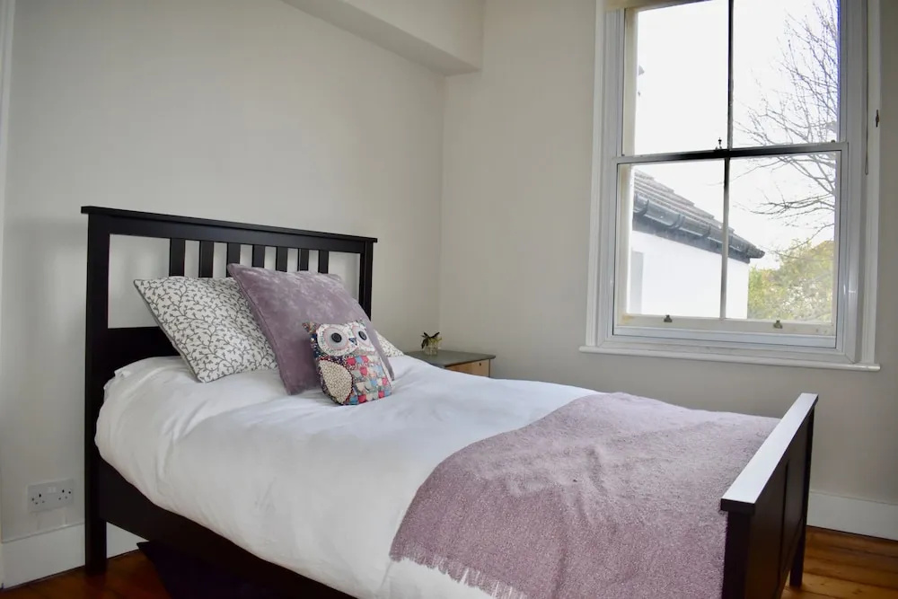 4 Bedroom Townhouse Near the Beach