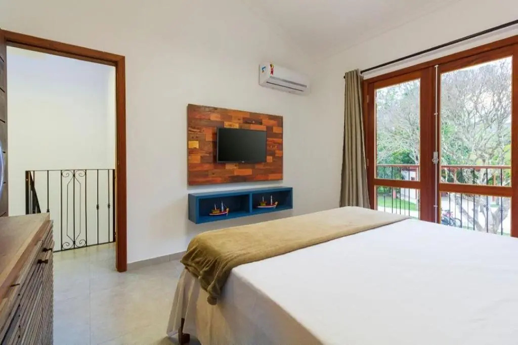 Casa Andorinha com 3 quartos com ar e piscina