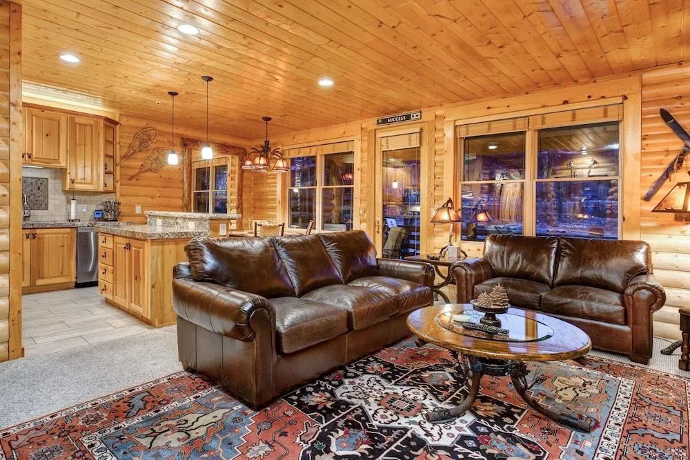 2650 Deer Valley Drive East House by RedAwning