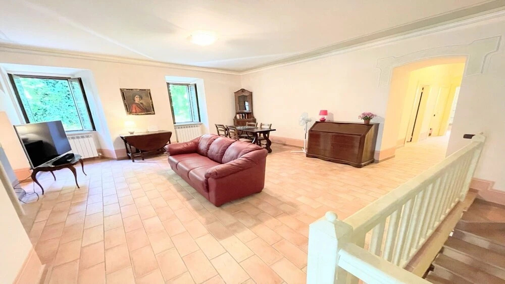 Traditional Town House Central Spoleto - car is Unnecessary - Wifi - Sleeps 10