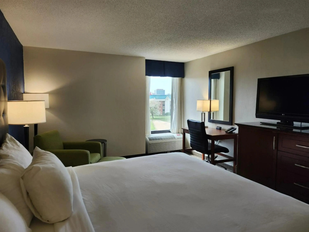 Heritage Inn & Suites St. Louis/Fenton, Trademark by Wyndham