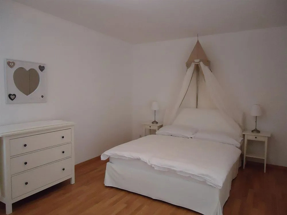 Maraini Resort