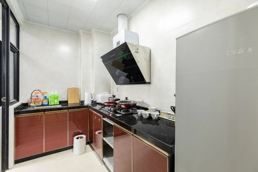 Locals Boutique Apartment Huafa Plaza 25