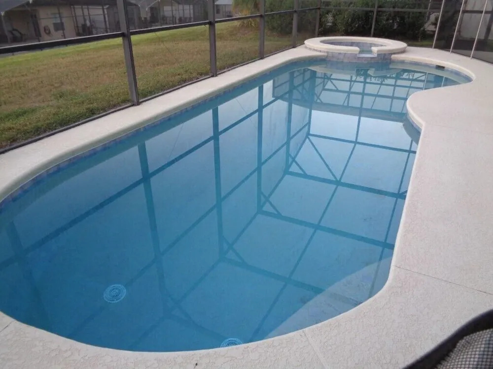 R1 Legacy Park 5 bed / 3 Bath