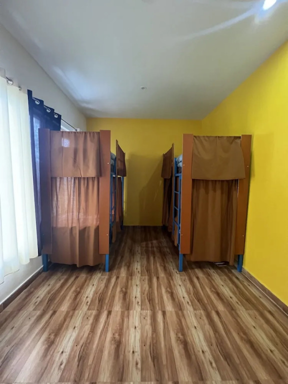 Flyscape Hostel