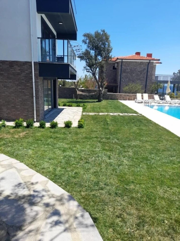 Assos Luna Houses