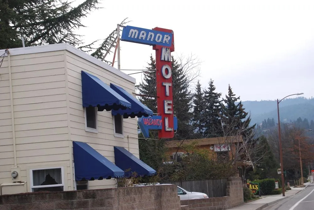 The Manor Motel