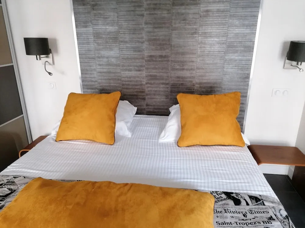 Votre Hotel Prive