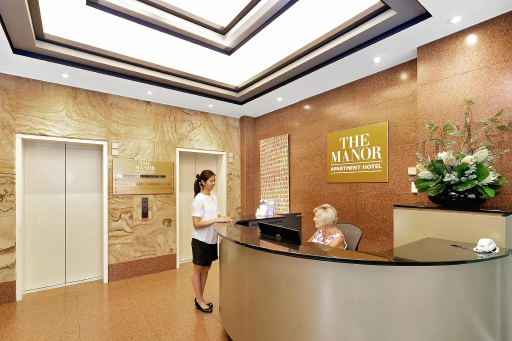 Manor Apartment Hotel