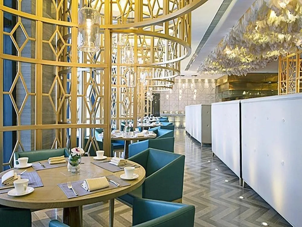 Cineaste Garden Hotel