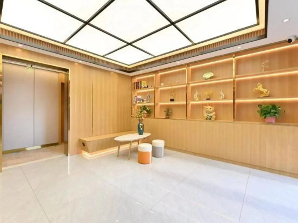 Super 8 Collection Hotel (Beijing Ganjiakou Subway Station)