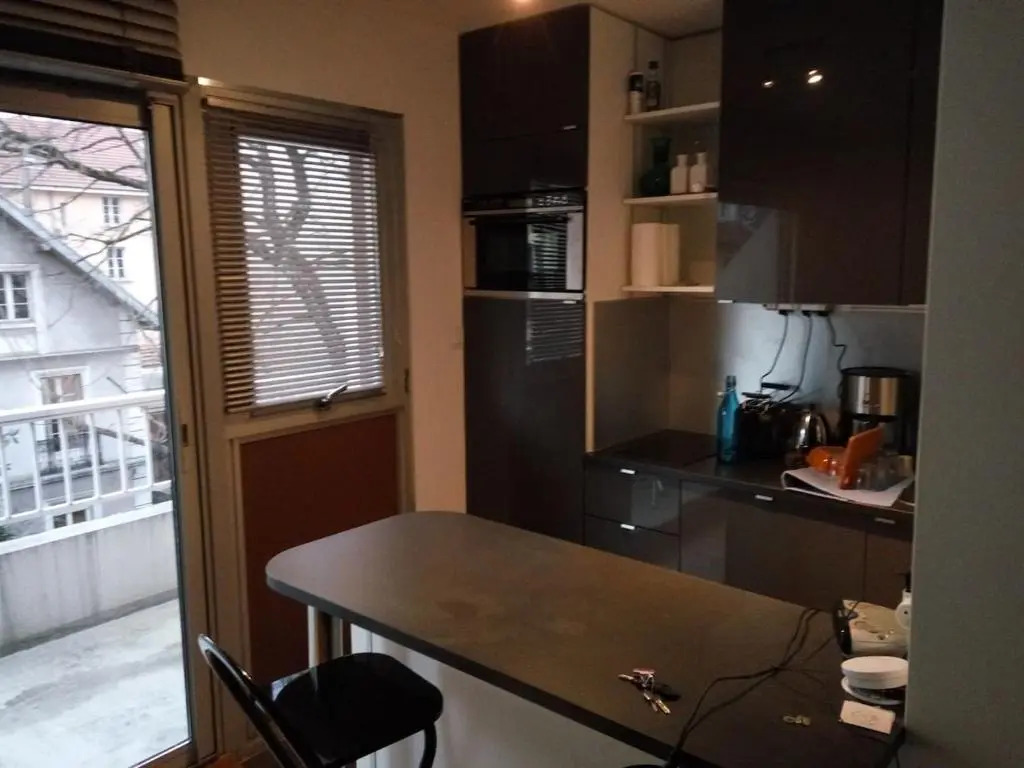 Appartement 2 pieces 40 m2, dans hyper centre, avec piscine au rez de chaussee