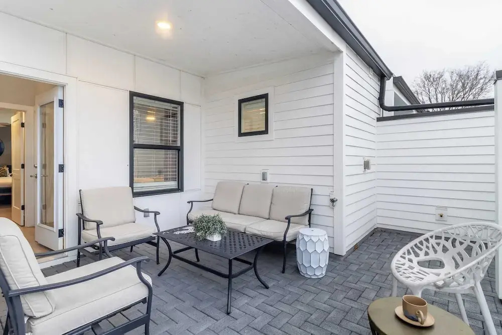 Monty by Avantstay 4bdr 4ba, Balcony w/ Outdoor Seating, 5mins to DT