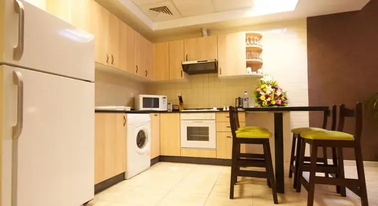 Oasis Court Hotel Apartments