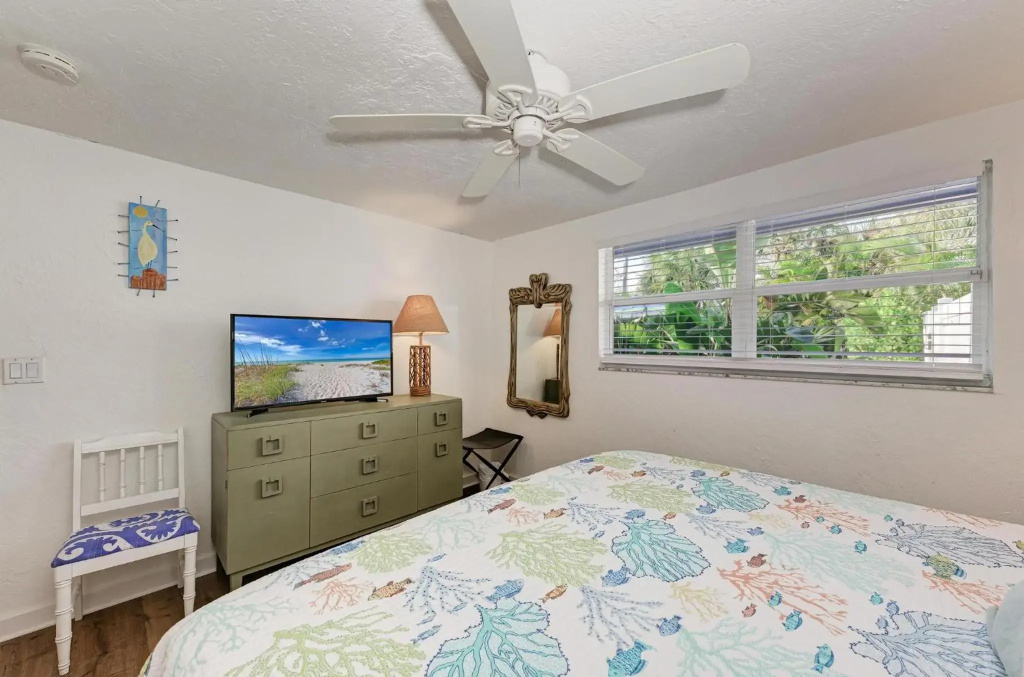 Blue Pelican 306 - 61st St Unit B West