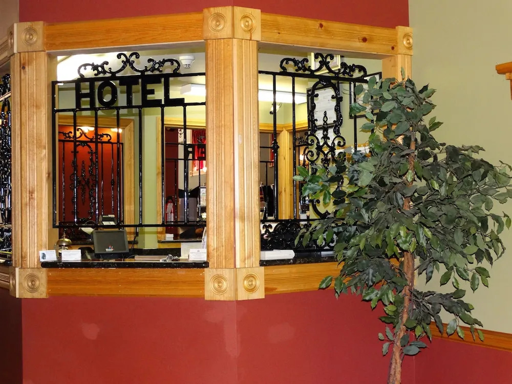 Martin & Mason Hotel
