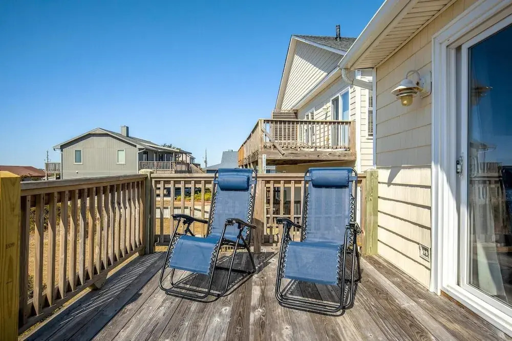 The Salty Pelican 2 Bedroom Townhouse by RedAwning