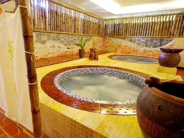 Diamond Bay Resort & Golf