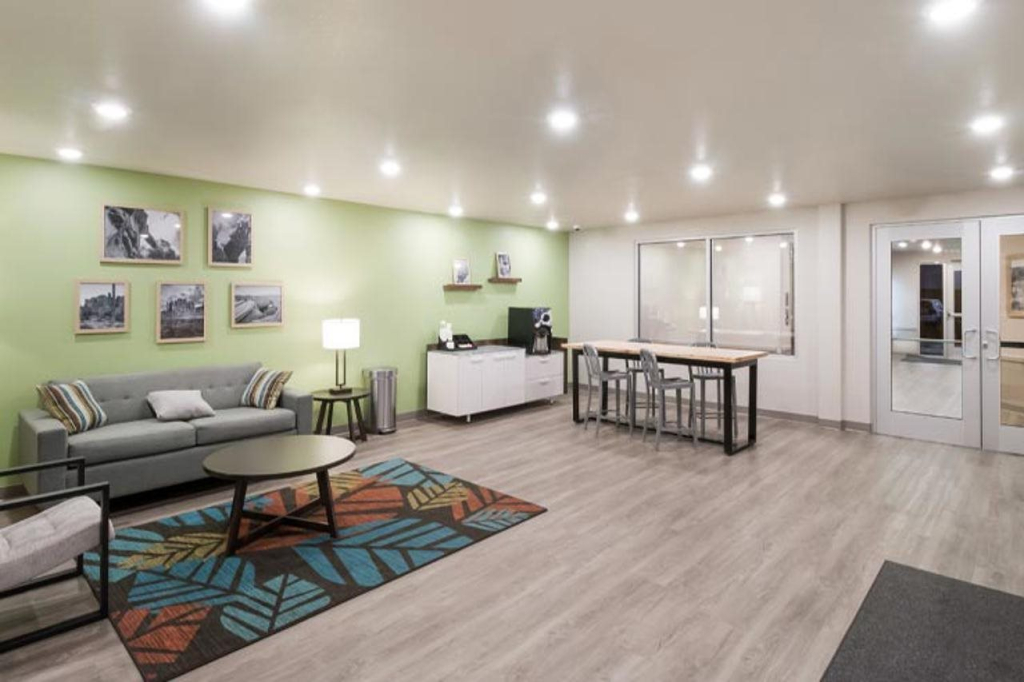 WoodSpring Suites Rochester Greece