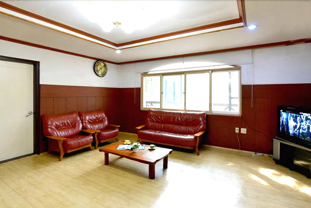 Gapyeong Yookgaksu-eobisanjang Pension