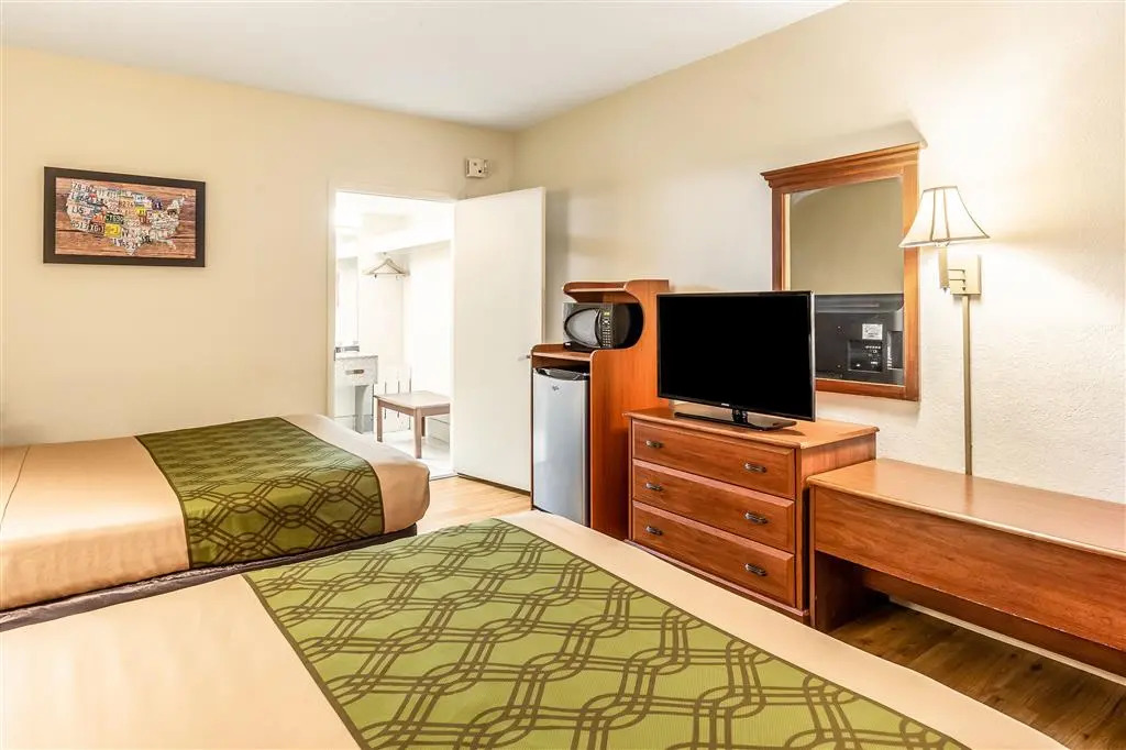Econo Lodge Atlanta Virginia Avenue