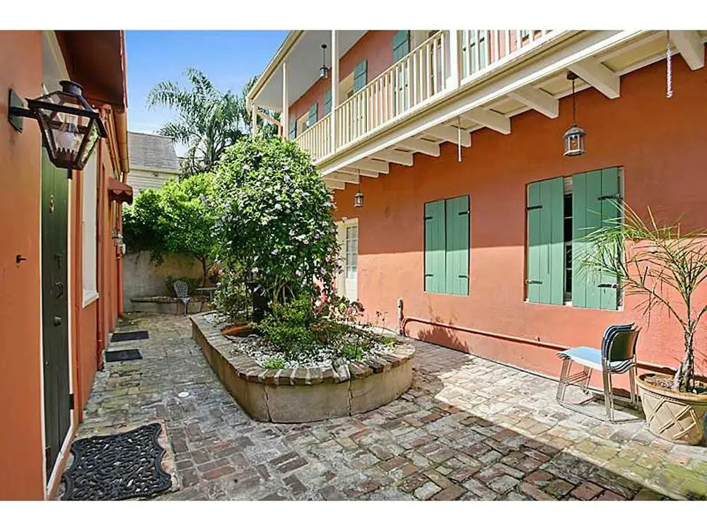 Large 1BR w Pool in Heart of FQ and Bourbon - NOLA