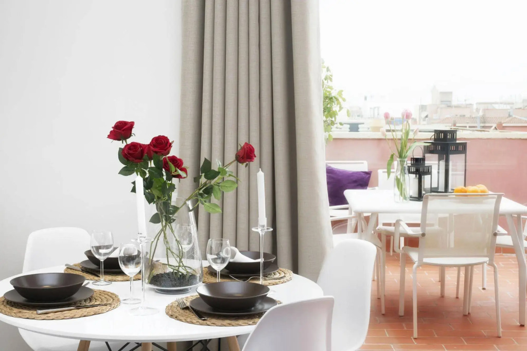 Eixample Building Apartments by Mercedes Heritage