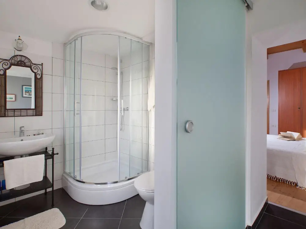 Beautiful villa for 10 persons in a quiet area with private pool, beach at 10 km