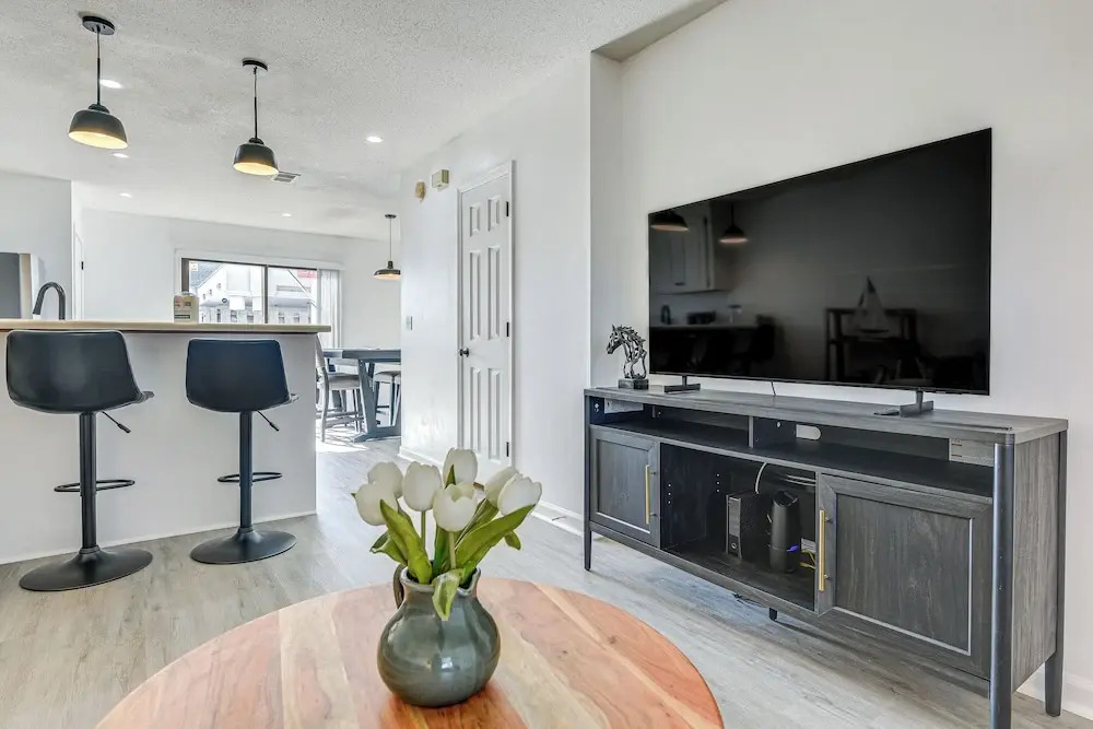1 Mi to Beach: Cozy Grand Strand Townhome!