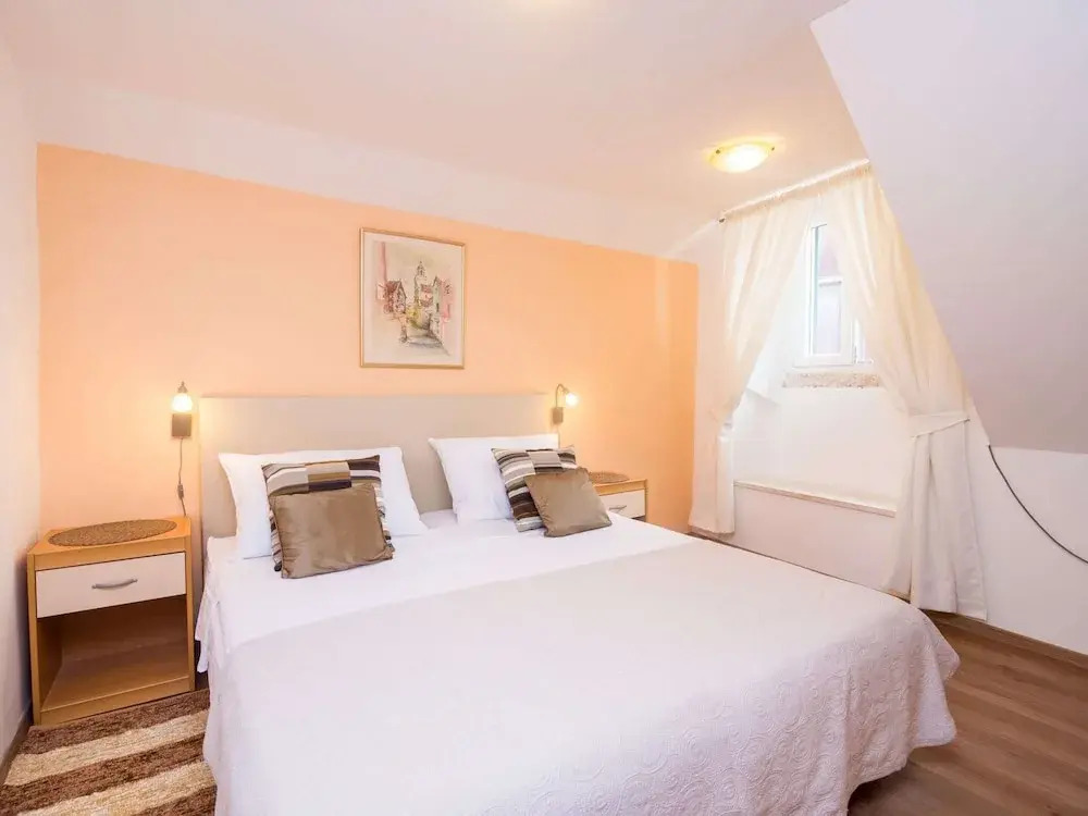 Apartman Neve