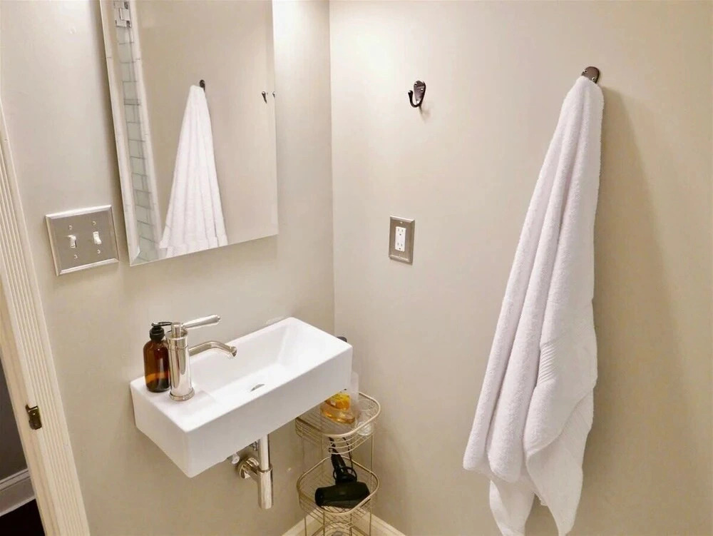 Amazing Location - Close to Union Station