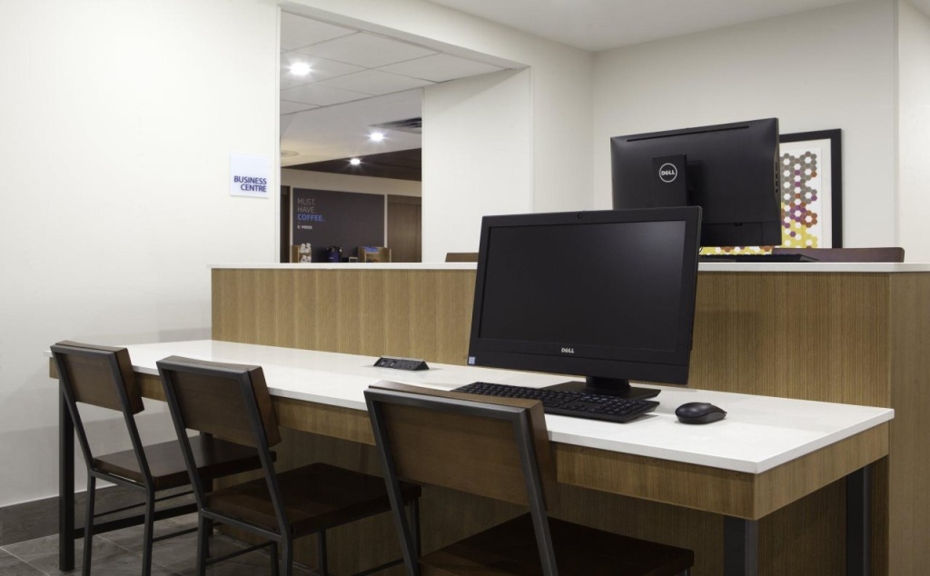 Holiday Inn Express & Suites Mississauga-Toronto Southwest by IHG