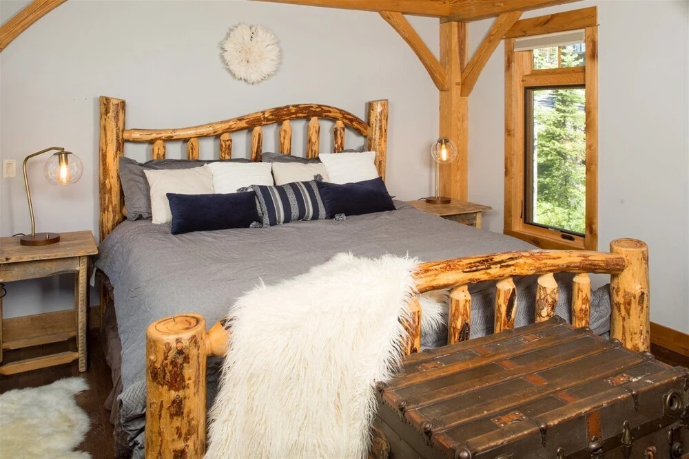 Big Sky - Little Plume Lodge