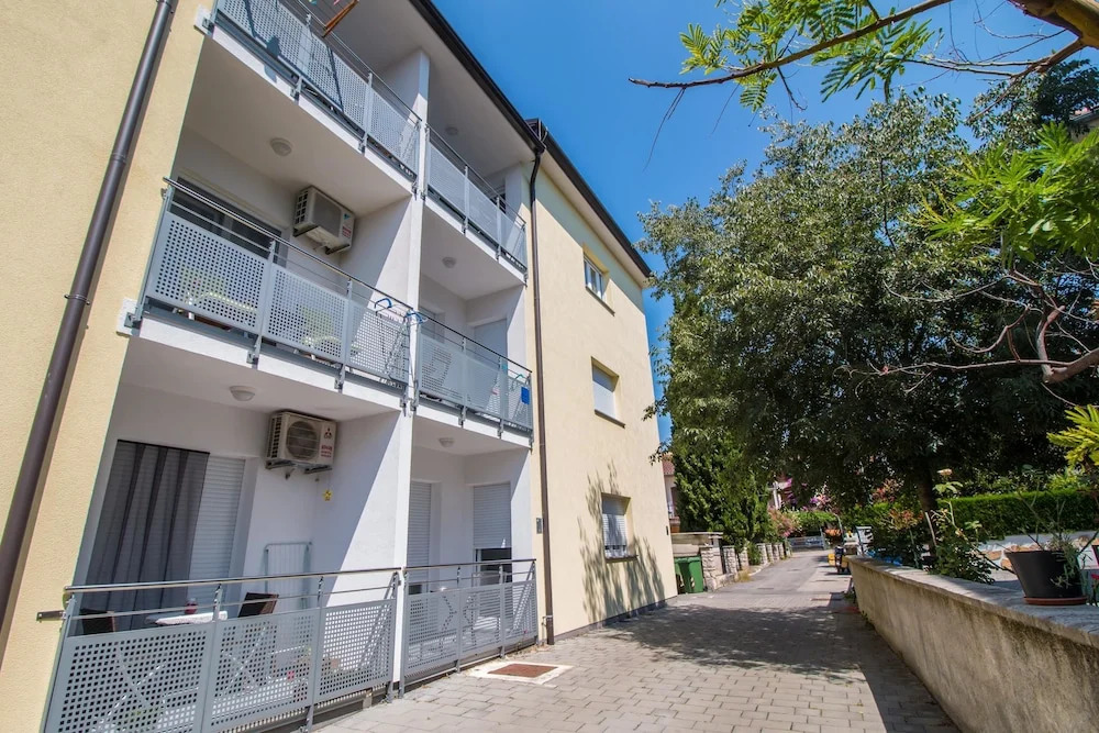 Apartments Babo