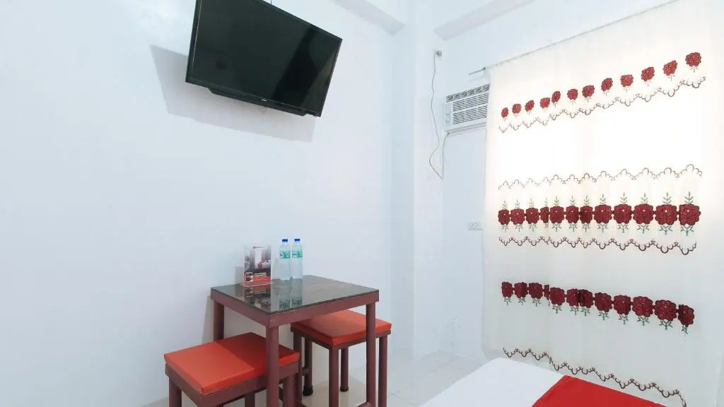 RedDoorz near LRT 2 Antipolo Station