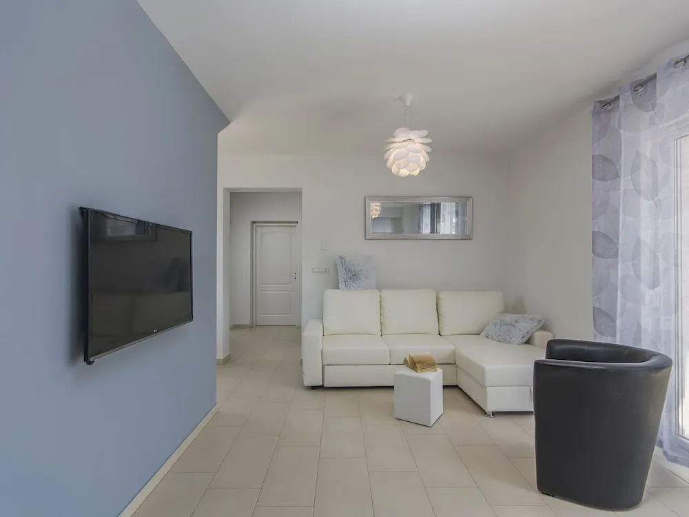 Modernly Equipped Holiday House Near Rovinj With Private Pool for 6 Person