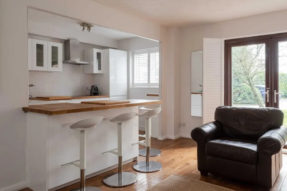 Lovely Landed Home near Wimbledon, sleeps 4